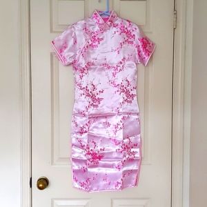 NWOT. Rayon Blended Satin Floral Embroidery Short Sleeve Chinese Gown.